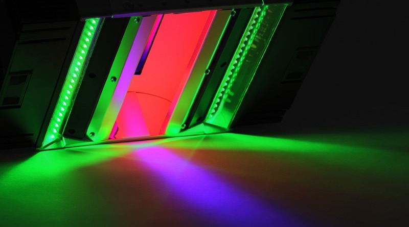 Lighting System Combines Tube Light, Dark Field and Bright Field Characteristics in One Module