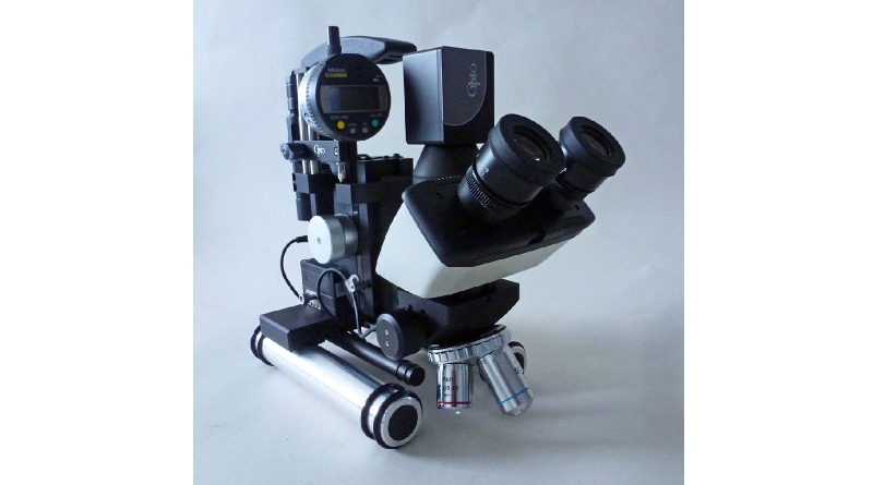 Portable Microscope takes Microscopy into the Field