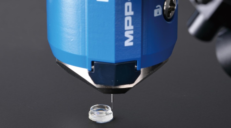 Hệ thống CMM đa cảm biến đo các tính năng của bộ phận hiển vi