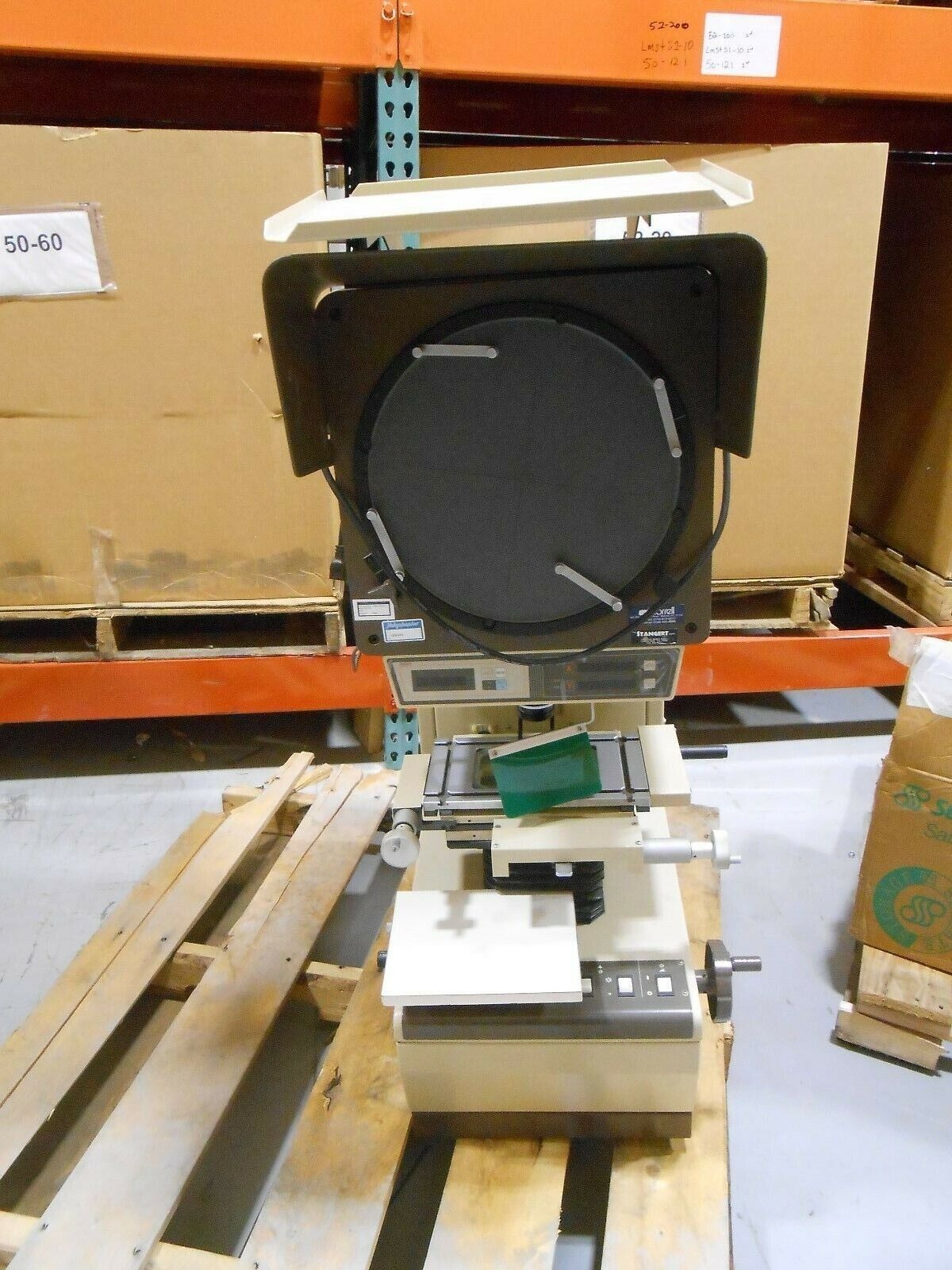 MITUTOYO 302-916-CE-1E OPTICAL COMPARATOR