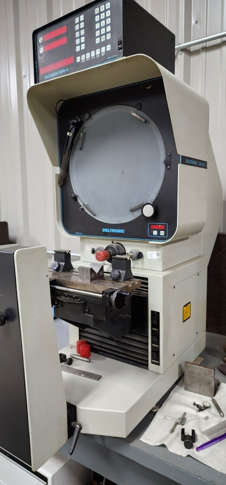 Máy chiếu Deltronic DH-214 Optical comparator