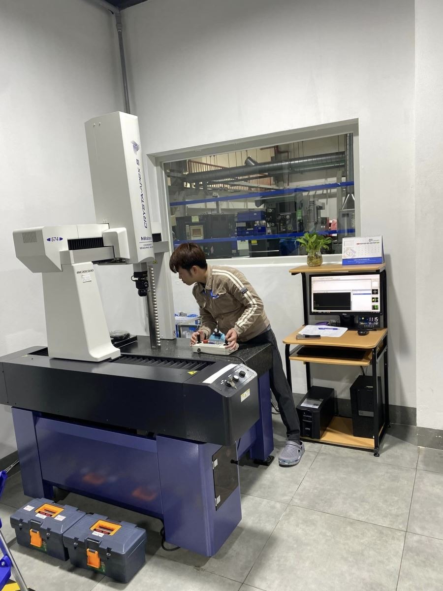 SỬA CHỮA, HIỆU CHUẨN MÁY ĐO 3D CMM MITUTOYO CRYSTA-APEX V574