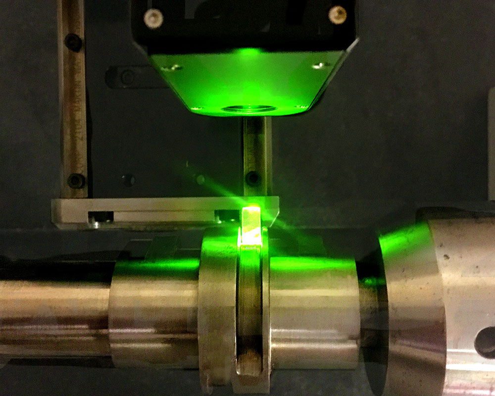 1000-Z: COMBINED OPTICAL AND TACTILE SURFACE ROUGHNESS SHAFT GAGE